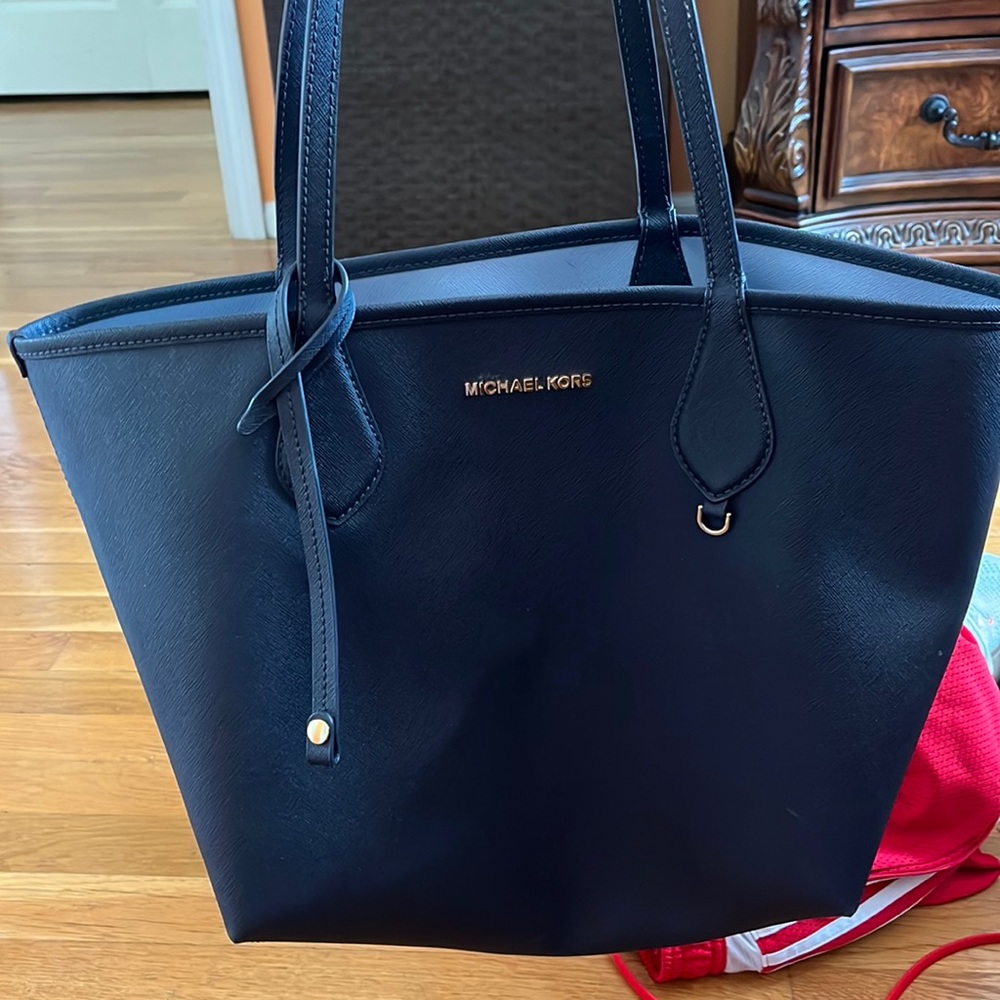 Michael Kors large thin beach bag style purse